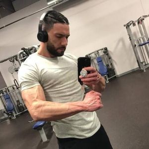 Meet your Posher, Dustin